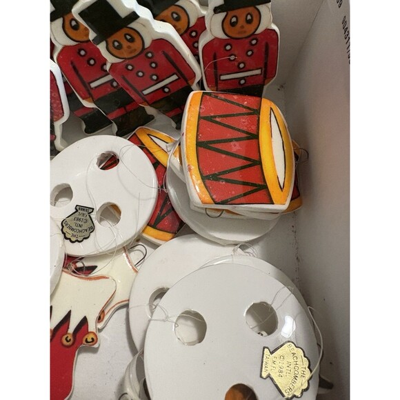 Lot of Vtg 1983, 84 Beachcombers Int'lSoldiers, Drums, Deers, Stockings Read - Picture 3 of 7